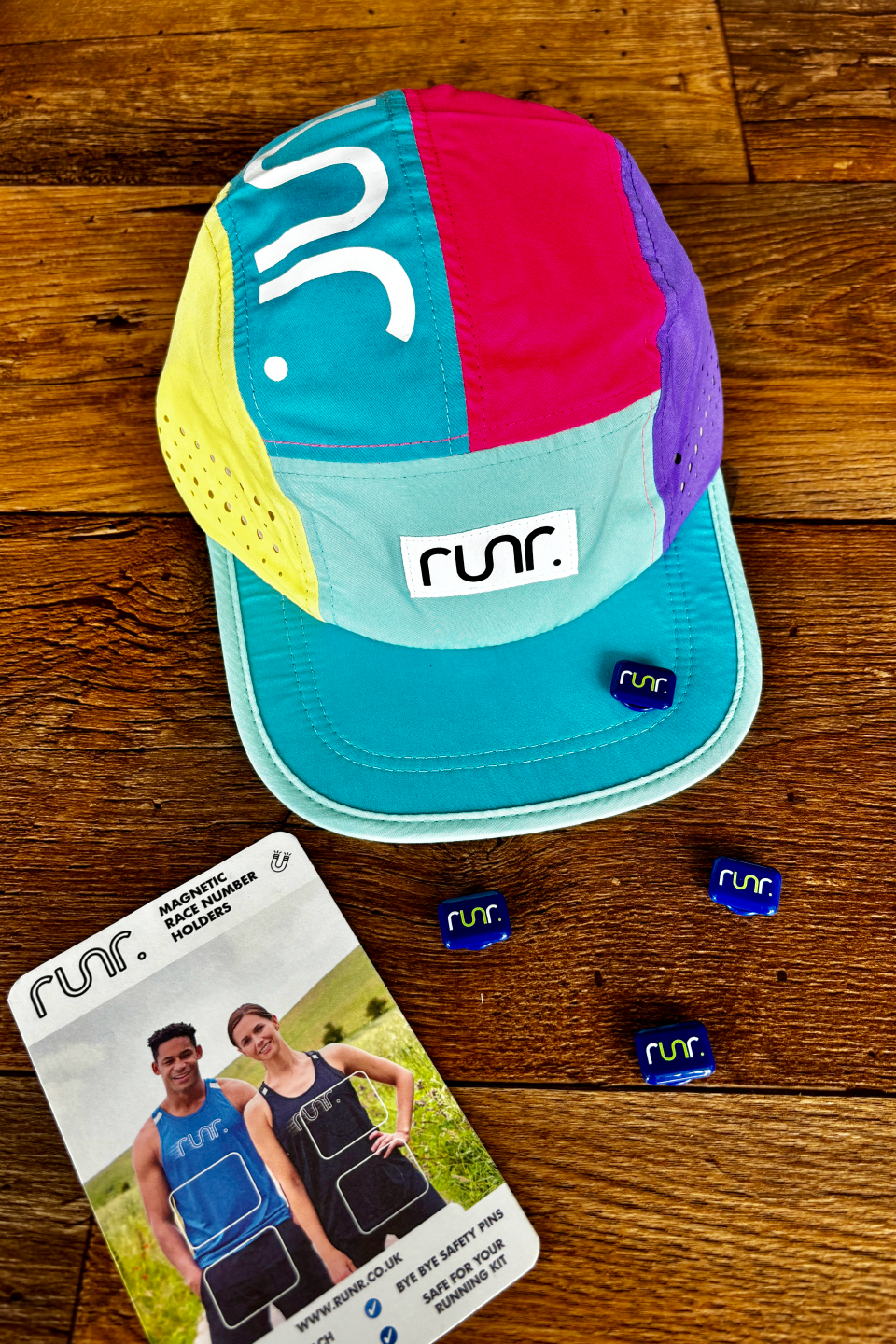Runr Osaka Technical Running Hat & Blue Race Magnets Bundle