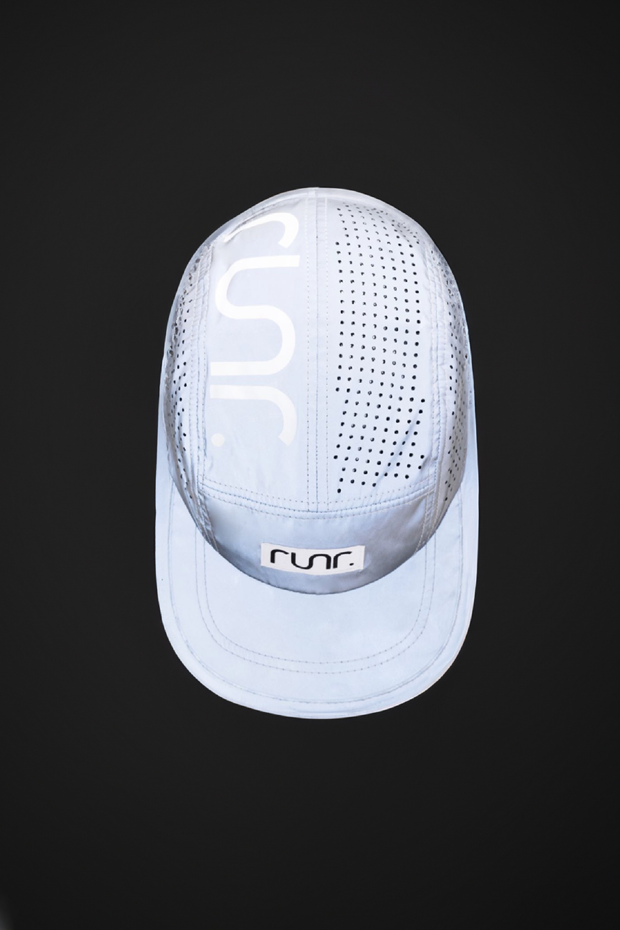 Runr Lumos Reflective Technical Running Hat - Silver