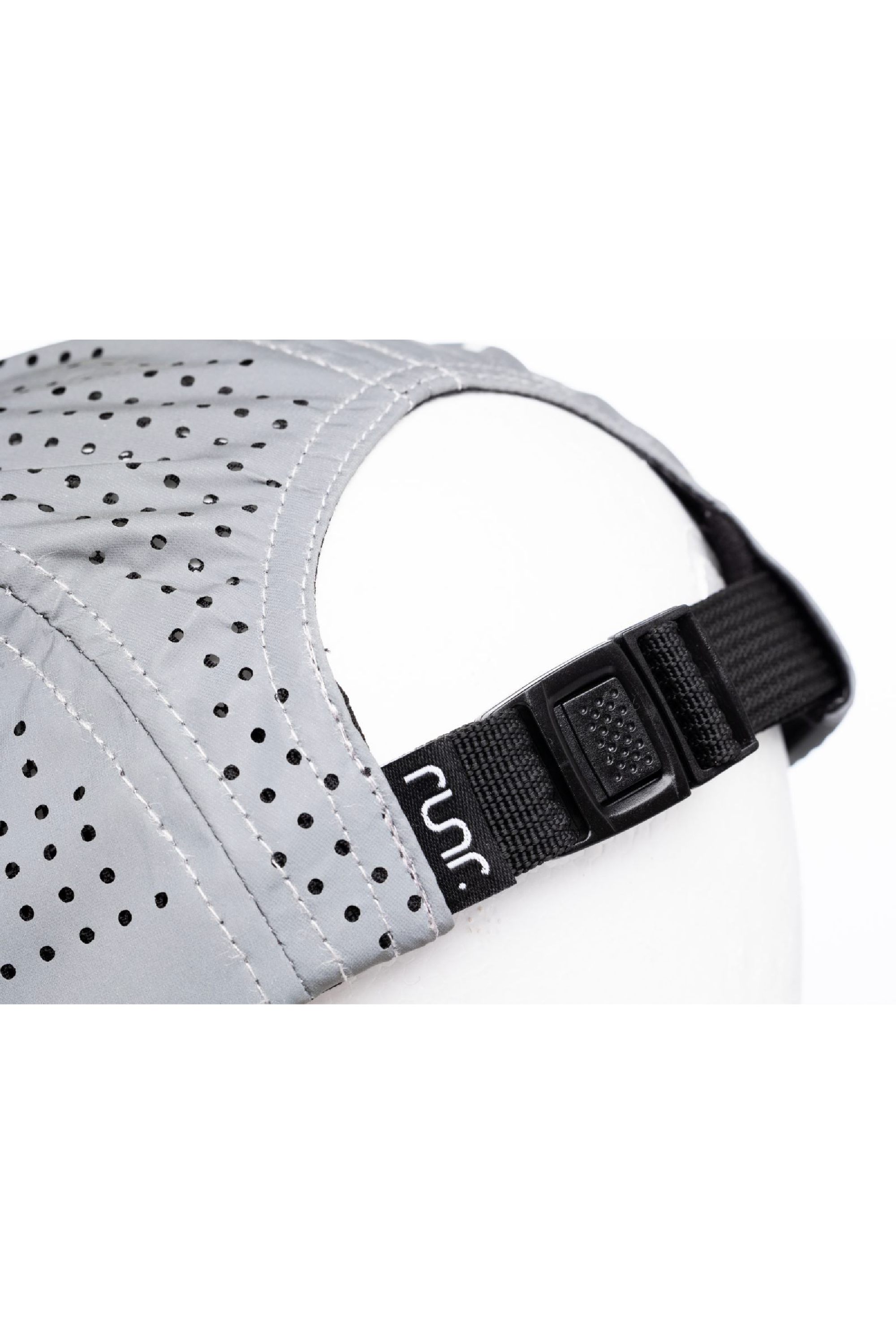 Runr Lumos Reflective Technical Running Hat - Silver