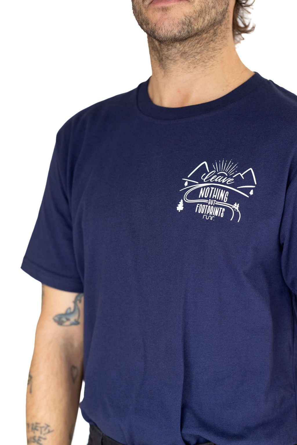 Men's Classic Leave Nothing But Footprints Runr T-Shirt in Navy